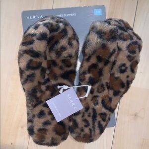 NWT Serra Leopard Print Slippers